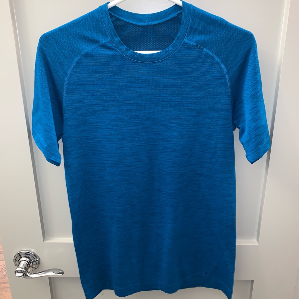 Lululemon men’s extra small athletic shirt